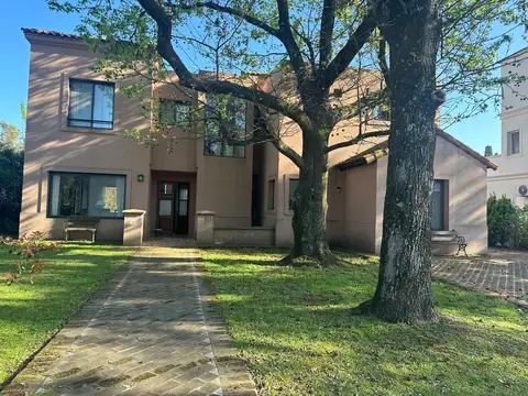 Casa en Alquiler Temporal de 4 dormitorios