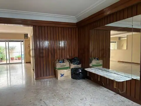 Casa 6 ambientes con 2 baños