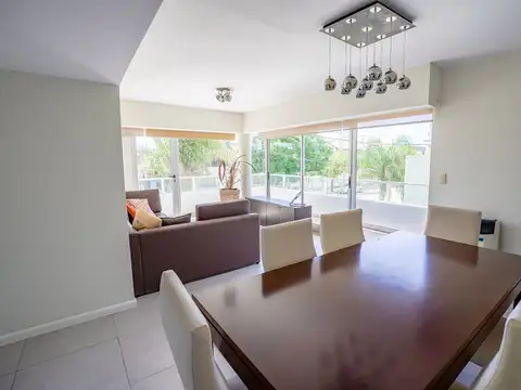 Avenida San Martín 1200, Piso 1