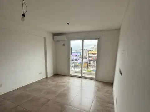 Departamento en Alquiler en Castelar Sur, $ 650.000