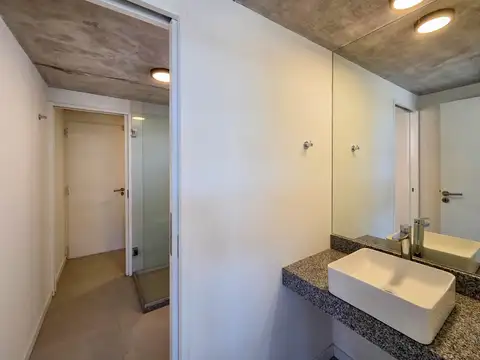 Casa en Alquiler con 2 cocheras