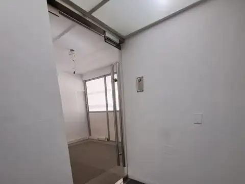 VENTA EXCELENTE OFICINA CATALINAS