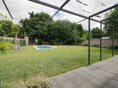 Casa 3 ambientes con 2 baños