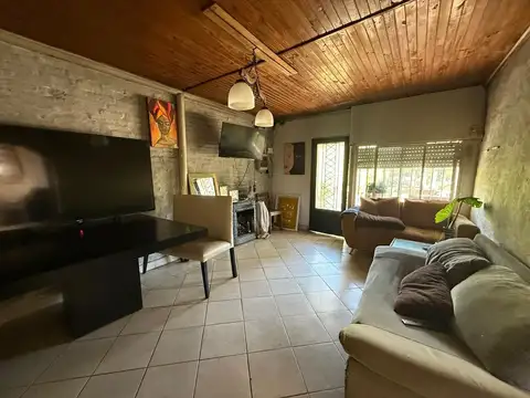 VENTA CASA 3 AMBIENTES PILETA PARQUE