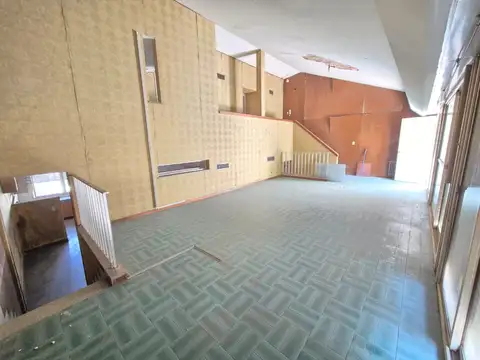 Gran propiedad J.M. Rosas 2000 (garage 12  autos o mas)