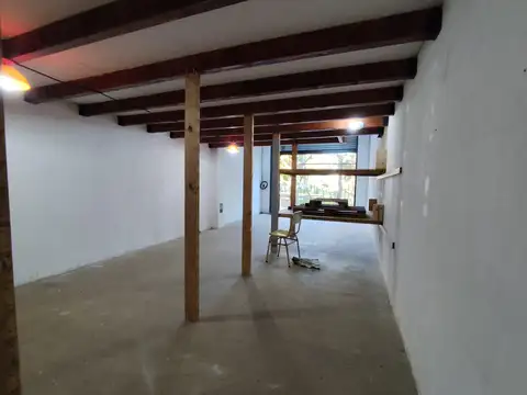 Venta Local, con deposito, sobre avenida Primera Junta, Terminal de Colectivos, Ruta 8, san miguel