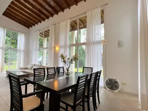 Avenida Shaw y Fragata 25 de Mayo 100