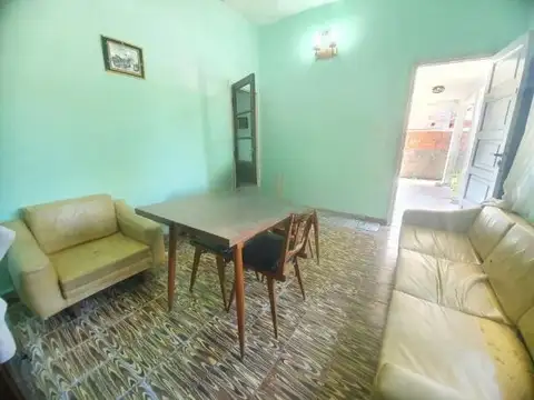 Casa 2 ambientes con 1 baño
