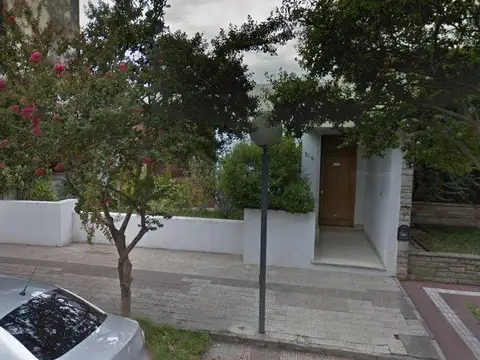 Casa en venta en San Martin al 700, entre Paso y Castelli, Trenque Lauquen