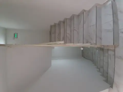 Departamento dos ambientes en tercer piso en alquiler