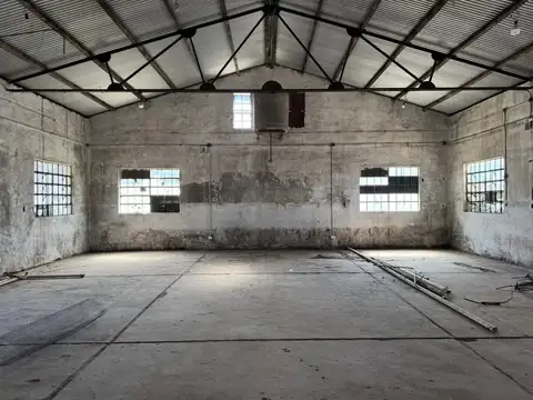 Depósito de 410 m2 cubiertos en Hurlingham