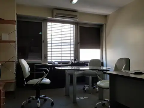 Oficina 2 ambientes con 1 baño
