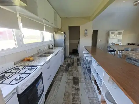 Casa 5 ambientes con 2 baños