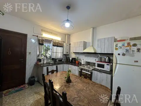 Depto Tipo Casa en Venta en Bernal Oeste, USD 88.000