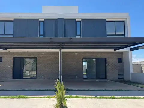 Duplex Distrito Sur - 3 dorm y 3 baños. Vestidor 125m2 cub