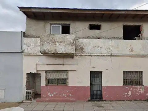 Venta de Casa 3 ambientes a refaccionar en Caseros, Tres de Febrero
