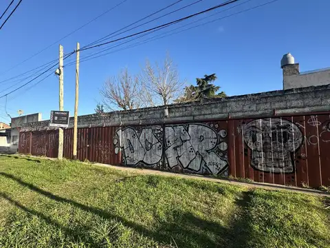 Venta.  13 coheras. calle 3 y 422 . Villa Elisa