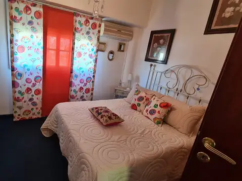 EN VENTA EN EL PALOMAR HERMOSO CHALET EN DOS PLANTAS SOBRE CALLE PAMPA A AL 900 - FICHA 8541