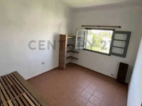 Casa 6 ambientes con 1 baño