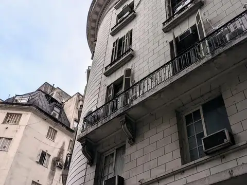 Reconquista esq LAVALLE