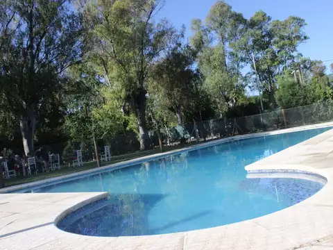 ### Venta Quinta de  2.880 m² con quincho y pileta y salon - Barrio Parque Tortuguitas ###