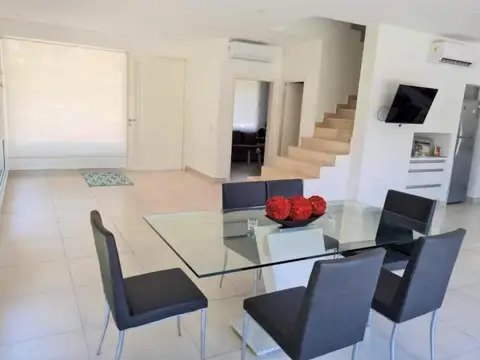 Casa en Alquiler de 4 dormitorios