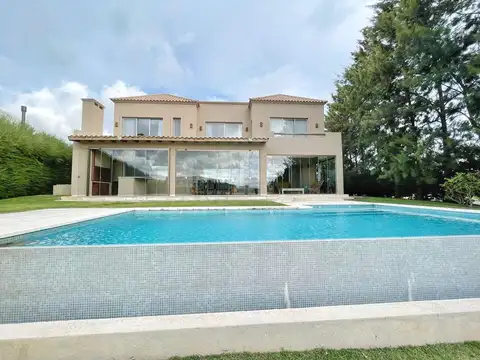 Casa en Alquiler de 4 dormitorios