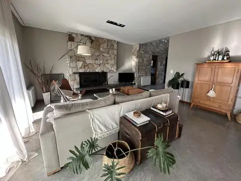 Av. Jorge Newbery 4550, B7600 Mar Del Plata, Provincia De Buenos Aires, Argentina, Mar Del Plata, Buenos Aires, Argentina.