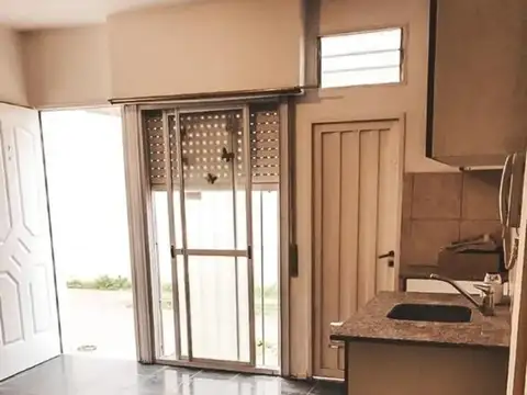 Depto Tipo Casa 3 ambientes con 2 baños
