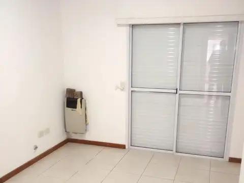 Casa en Alquiler con 1 cochera