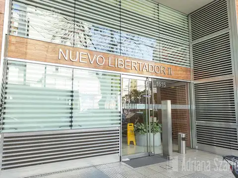 Oficina 5 ambientes con 4 baños