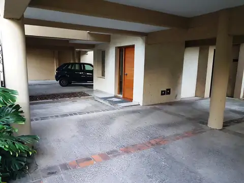 Francia al 400 entre Haedo y Gral Paz