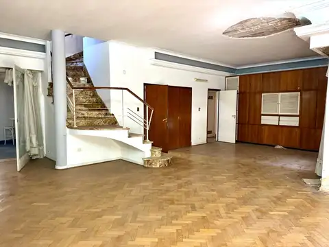 Casa 6 ambientes con 4 baños