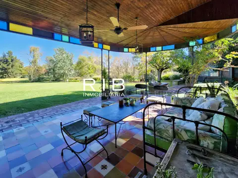 Importante Propiedad Estilo Campo sobre 2565 m2