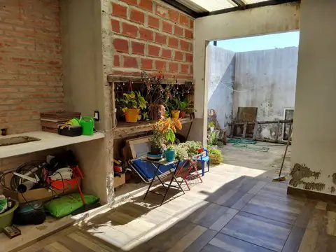 Casa 3 ambientes con 1 baño