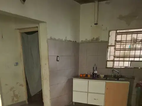 CASA INTERNA EN VENTA  A REFACCIONAR  - ECHESORTU