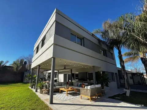 Venta casa en funes de cuatro dormitorios con galeria y parrillero. Funes, Santa Fe