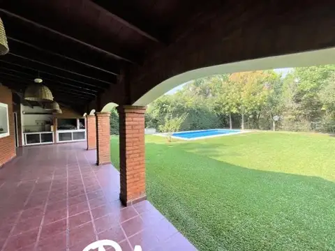 Casa en Venta en La Peregrina, USD 280.000