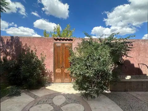 Casa en Venta en San Benito, USD 690.000