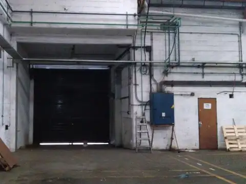 Galpon en Venta con renta asegurada - Ideal para inversores -