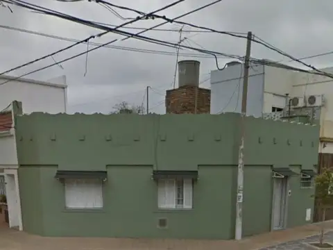 CASA EN ESQUINA BARRIO FOMNTO 9 DE JULIO