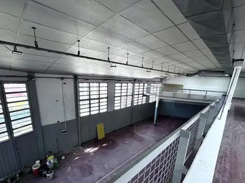 Galpon en Venta 26  mts Fondo