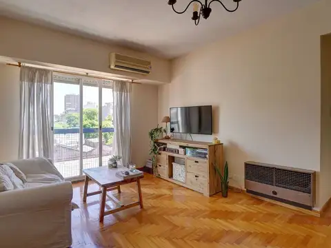 VENTA DEPARTAMENTO SEMIPISO 3 AMBIENTES FLORESTA