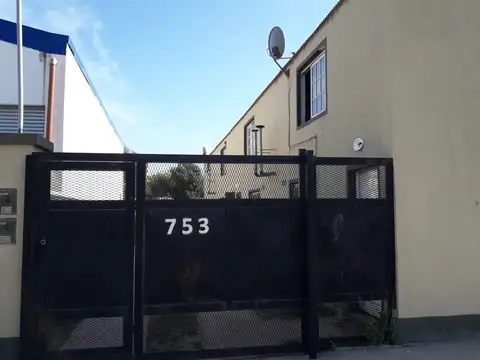 Avenida Rivadavia e/ Guamini y Comahue