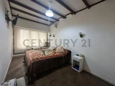 CASA EN VENTA 6 AMBIENTES  ITUZAINGO NORTE  ACEPTA PERMUTA