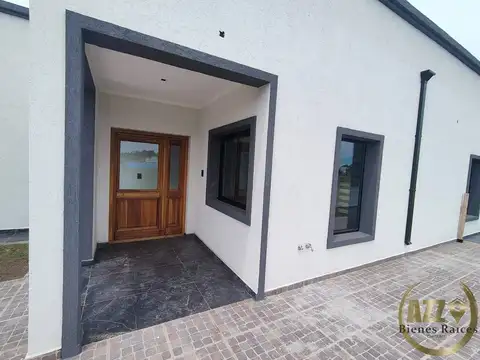 Casa en Venta con 3 cocheras