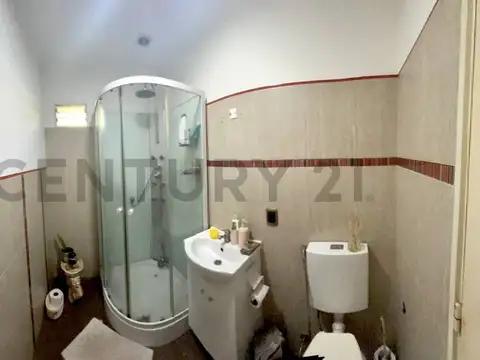 Casa de 3 Dormitorios en Venta en Punta Lara sobre Av. Almirante Brown, Frente al Río