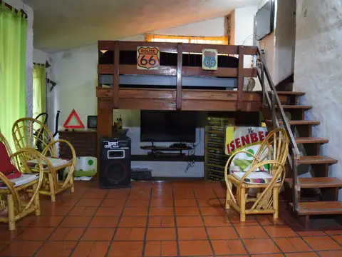 Casa 5 ambientes con 2 baños