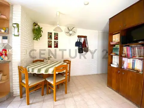 Casa en Venta con 4 cocheras