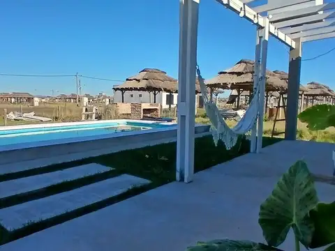 VENTA 4 AMB C/PILETA A EST. G.RODRIGUEZ (PERMUTA)